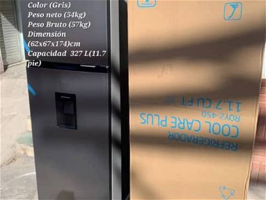 Refrigeradores Royal de 11.7pies con dispensador - Img main-image
