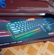 Vendo kit teclado-maus gamin con luces de uso ver fotos - Img 45676311