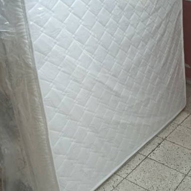 Camas tapizadas, muebles , bases , colchones - 6/10