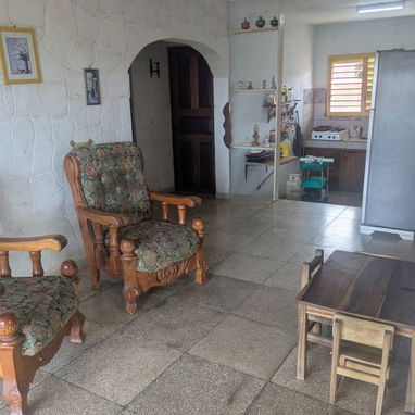 Venta de Casa  en guanabo por la estación de Policía - 3/10