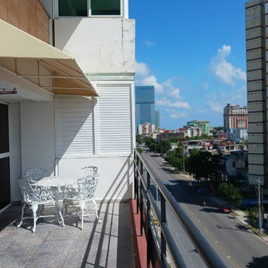 Apartamento independiente en el corazón del Vedado - Img 123196272