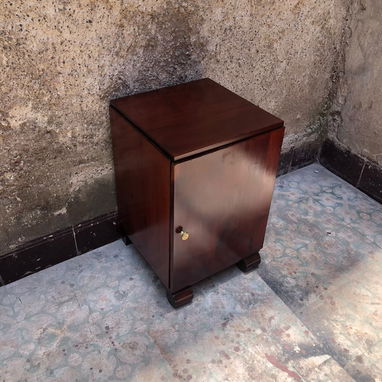 ⚜️ Cama camera con una mesita antigua restaurada • Entrega incluida 🚛 - 4/5