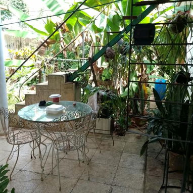 Se vende casa en la entrada del reparto Fontanar. Es la segunda casa en la avenida principal. Miguel 54755950 - 2/10