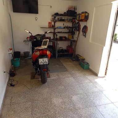 taller de motos eléctricas en el vedado a 2cuadras del Puente de Hierro - Img 120429651