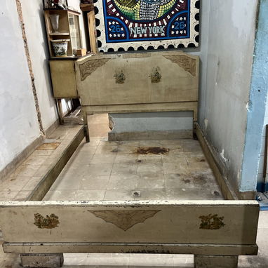 Muebles antiguos en buenos estados , necesitan pintura y algunos un poco de mantenimiento. Contacto: 53963864.Playa - Img 95162568
