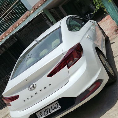 Hyundai Elantra - Img 126580394