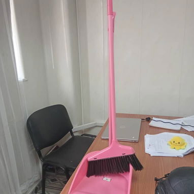 SET DE ESCOBA CON RECOGEDOR - 2/4