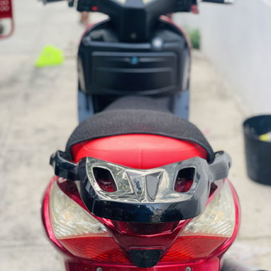 SE VENDE   MOTO ELÉCTRICA HALCÓN   ⚙️CARACTERÍSTICAS :  • 1000 Wats  • ⁠72 Volt  • ⁠BATERIA Litio de 55 Amp  • ⁠Autonomí - 2/3