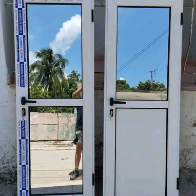 Se realizan trabajo de carpintería de aluminio y cristalería directamente con el dueño - Img 126867944