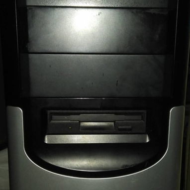 PC completa. - 3/4