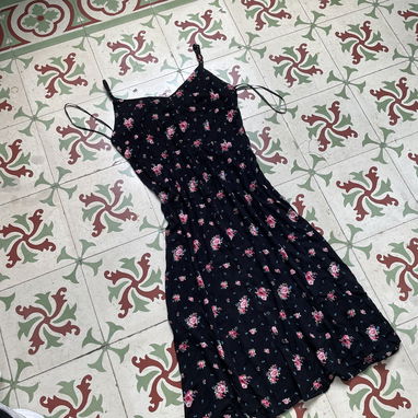 vestido con estampado floreado, vestido de mujer, vestido de adolescente, vestido negro, vestidos de verano - Img 122970470