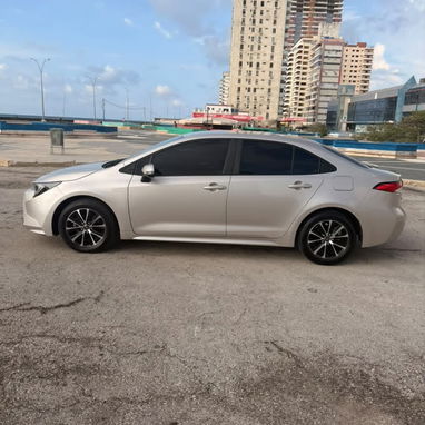 Vendo auto o carro Toyota Corolla 2025 LE  6500 km  $27000 - Img 122992011