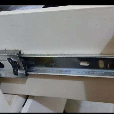 Se vende Cama camera con cabezal,colchón y gavetas. - Img 122092715