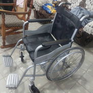 Andador de ruedas y silla de ruedas con sanitario - Img 55782015