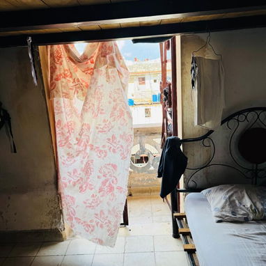 *$7000usd. En venta apartamento (3er piso) de un edificio capitalista de 6 aptos en Centro  Habana. - 8/10