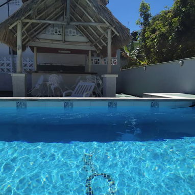 Casa odaya con piscina de 3 habitaciones en Guanabo con respaldo de energia. Whatssap 5295 9440 - 2/10