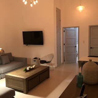 Casa en venta. Amplia y hermosa casa adosada. - Img 124225651