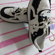Tenis Hello Kitty Originales Nuevos - Img 54927426