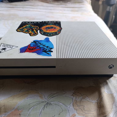 SE VENDE XBOX ONE S 1TB - Img 121820352