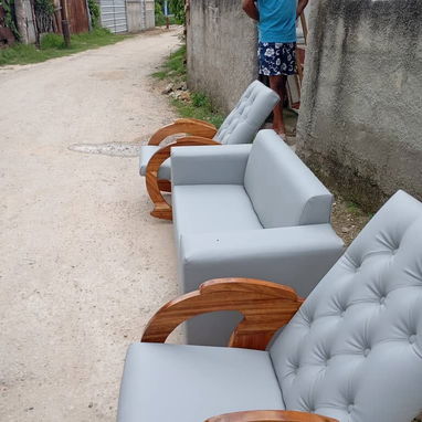 Juego de comadritas + sofa de 2 plazas y mesa de sentro. El color lo elige usted,entrega a domicilio sin costo adicional - 2/2
