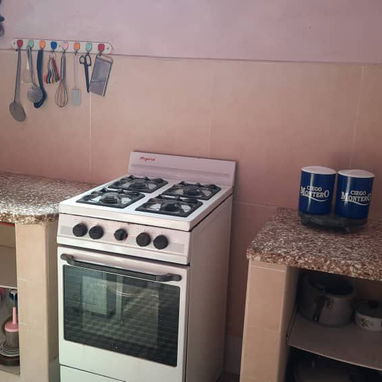 #28 Casa en centro Habana en Lealtad y Campanario 🏠  Propiedad Capitalista  Consta de 🏠:  2 Habitaciones 🛏️ 1 baño 🛀 - Img 122321979