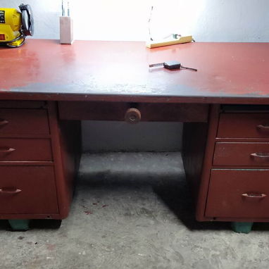 Mesa de trabajo fuerte y grande, para electrónica, herrería, artesanía, etc. - Img 62312162
