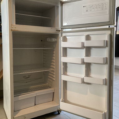 Refrigerador con Máquina funcionando - Img 105115722