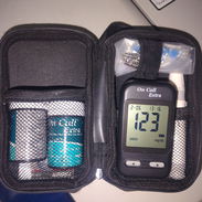 Glucometro con sus accesorios y batería de respuesto - Img 58284892
