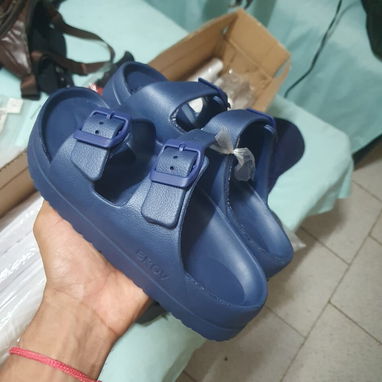 Sandalias prácticas engomadas - 5/6