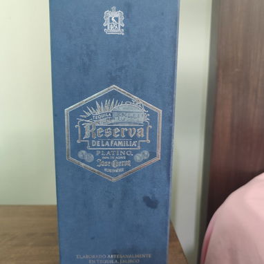 Tequila José Cuervo, Reserva de la familia PLATINO - 2/5