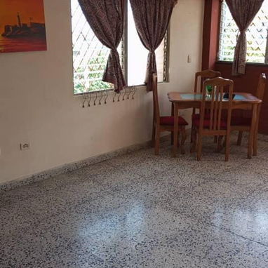 En venta, apartamento de dos dormitorios en segundo piso próximo a Ayestaran en 20 de Mayo. Valor:30 000 USD - 6/10