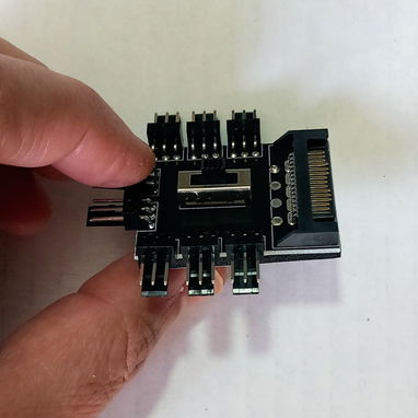 Spliters divisores para 8 y 10 fanes de refrigeración conexión MOLEX / SATA - Img 124530084