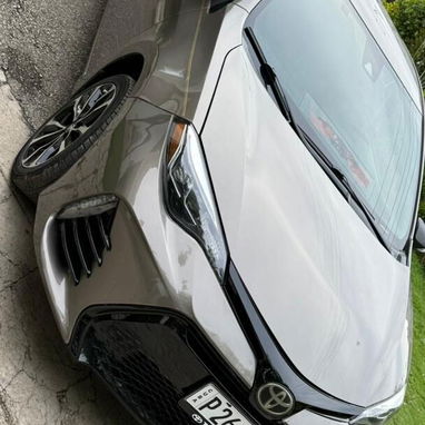 Vendo o negocio toyota corolla SE del 2019 título limpio - Img 102335726
