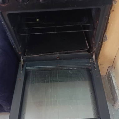 Vendo cocina de cuatro hornillas con horno - Img 125624933