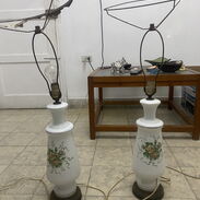 Gangaa Juegos de dos lamparas de porcelana blanca antiguas  80 usd cada una , muy bellas para decorar una casa - Img 45265195