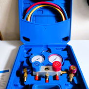 Manómetro de refrigeración con estuche y mangueras - Img 52997527