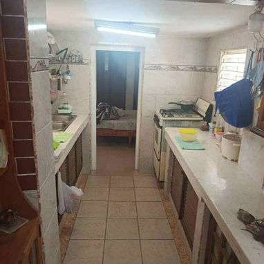 Casa independiente de 7 cuartos a 3 cuadras de la calzada del Cerro. - Img 109829402