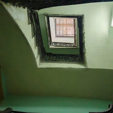 Esquina San Miguel y Oquendo,Apto 2do Piso Alto,Ptal Alto,2/4,En Barbacoa q hay q reparar...2 Balcones...53052463 - 8/9