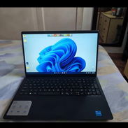 Laptop Dell casi Nueva - Img 56065043
