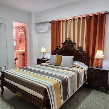Vive con estilo aprt independiente en Vedado Paseo y 5ta - Img 125284832