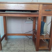 Vendo Mesa de Computadora madera buena - Img 57567187