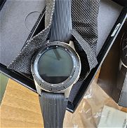 Reloj Samsung Galaxy Watch impecable en caja con todos sus accesorios - Img 45978527