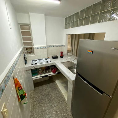 Se RENTA APTO INDEPENDIENTE EN EL VEDADO POR 27 Y N. 53880216 - Img 76824180