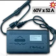 Cargador nuevo para batería de gel de 60 x 52 triciclo, pintura spray negro mate y portacelular con sombrilla - Img 55770337