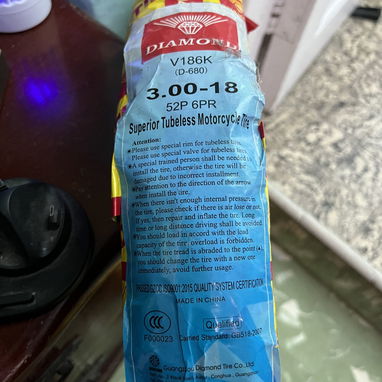 Cambio o vendo goma de Pista para moto 18x300 Tubeless (sin cámaras) Nueva a estrenar de muy buena calidad por una (21) - Img 123198384