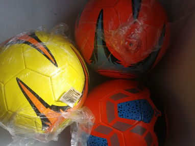 Balon o pelota de fútbol nuevas 52898916 - Img main-image
