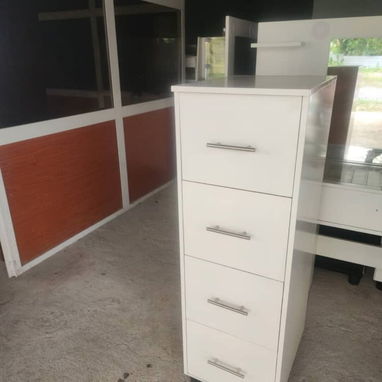 Gaveteros de 4 gavetas en blanco listos para entregar - 6/7