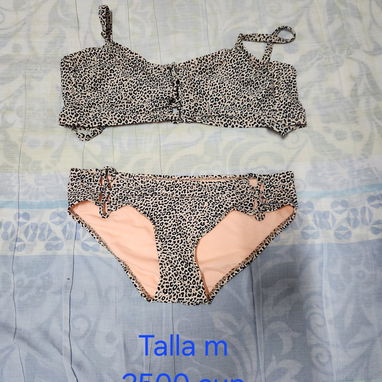 Trusas y trajes de baño - Img 115510411