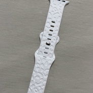 Manilla/ pulsera blanca Apple watch medida 384041 mm. 42/44/45$9 mm ( le sirven a ultra , ultra s2, ultra s3 ) - Img 55275487