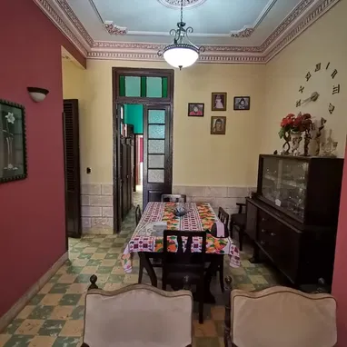 Se vende casa de 3 habitaciones en el vedado - Img 124066340